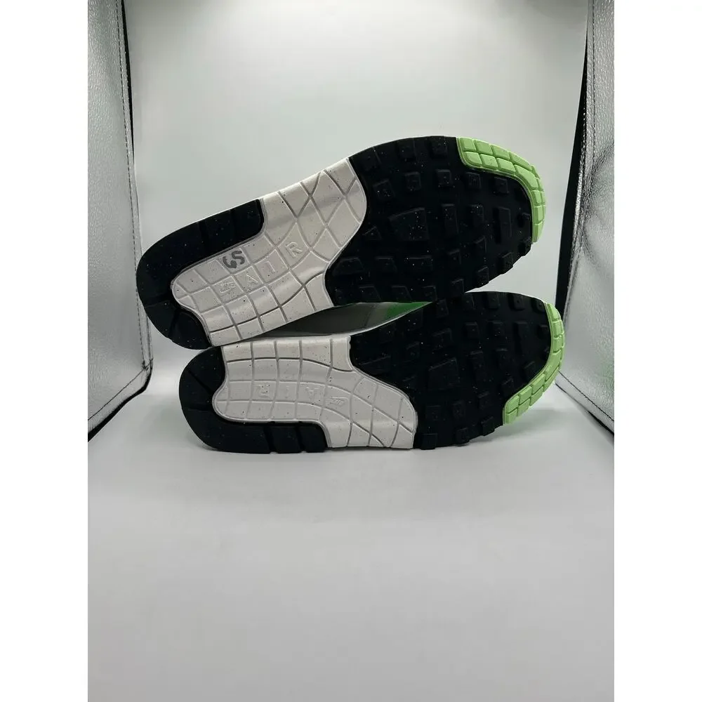 Nike Air Max 1 Essential ’Vapor Green’ size 9 mens